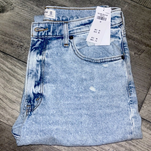 Abercrombie & Fitch The Mom High Rise Jeans - Picture 6 of 9
